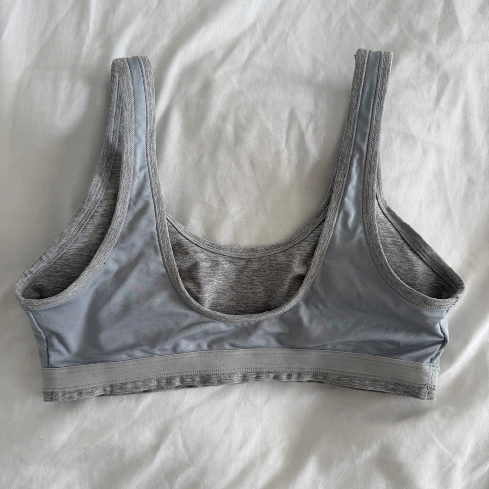 Alo Yoga Alosoft Center Stage Bra Heather Grey Medium Athletic Sports Bra - Picture 9 of 11